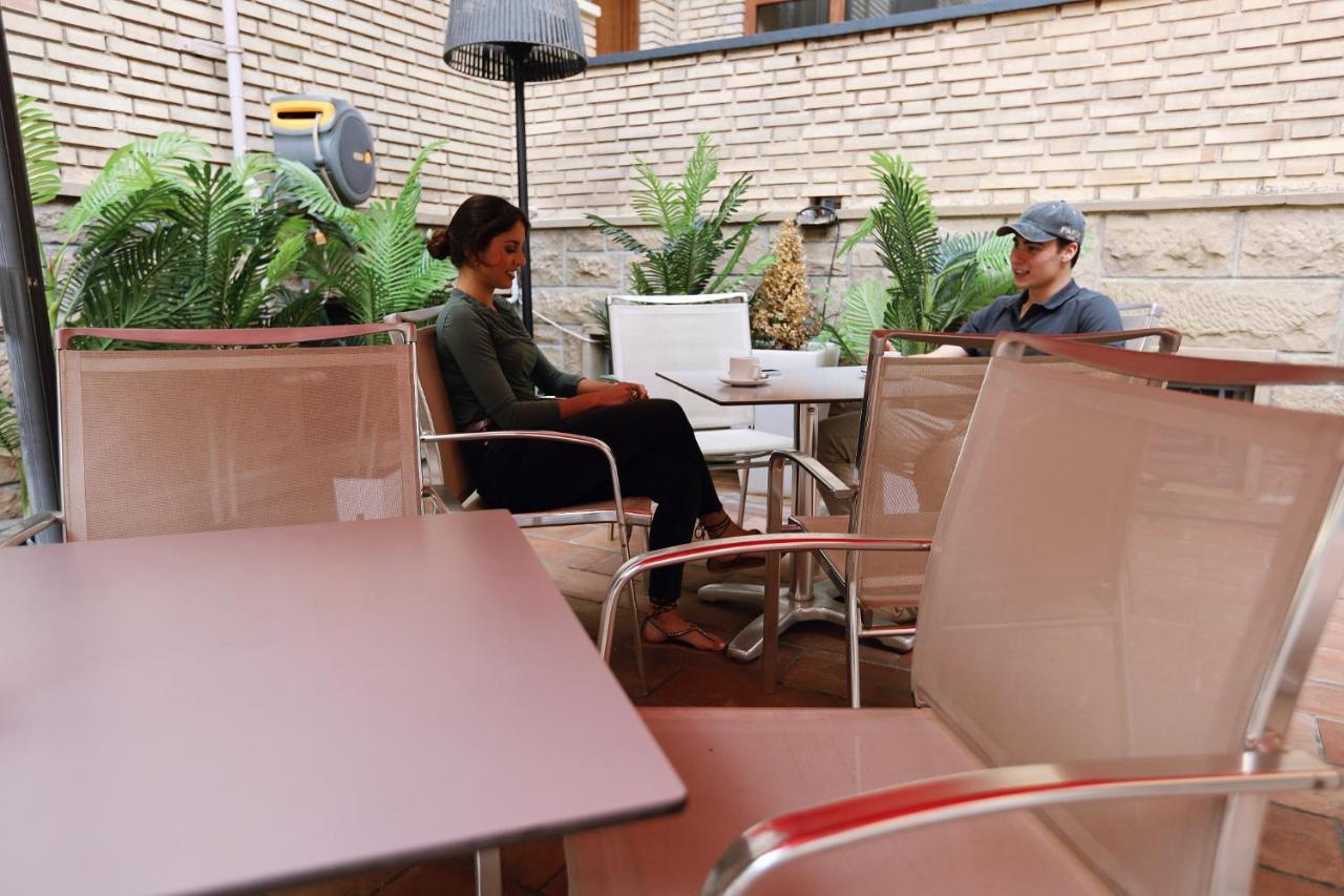 Met Pamplona Hotel Eksteriør billede